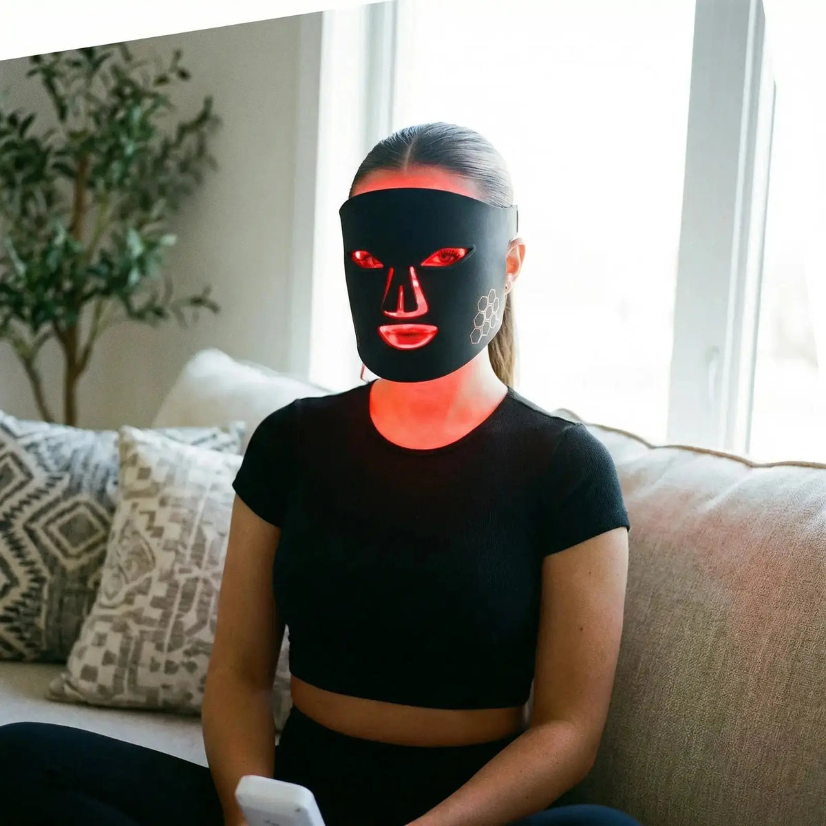 Masque LED visage Plumaé lumière rouge, infrarouge et bleue – vue 6